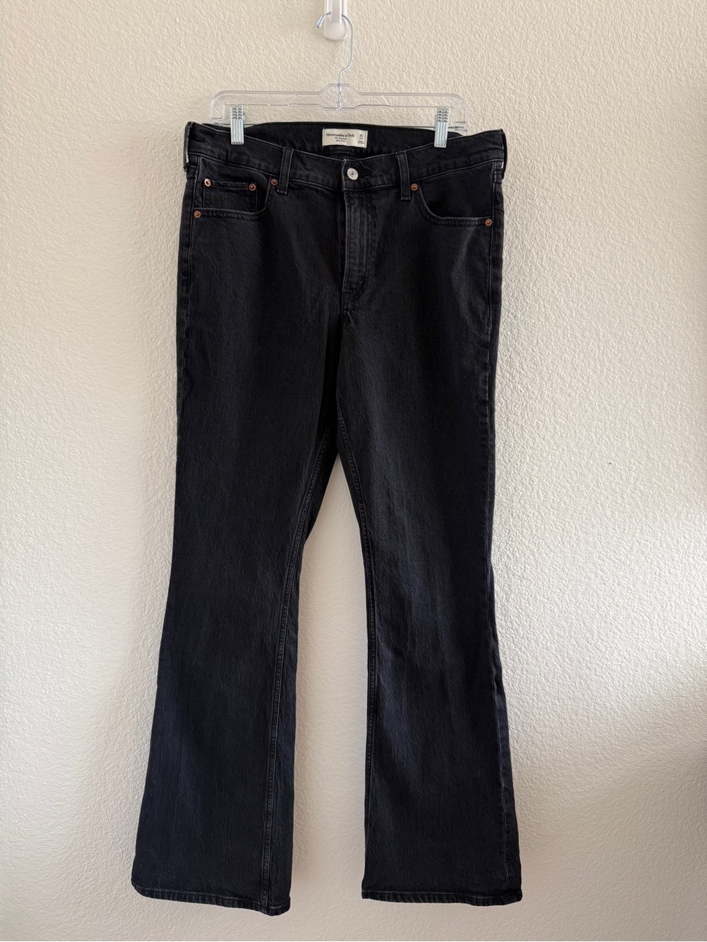 Abercrombie & Fitch Mid Rise Bootcut Jeans- 31 Long‎ in Black